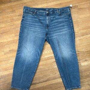 Mid rise straight jean